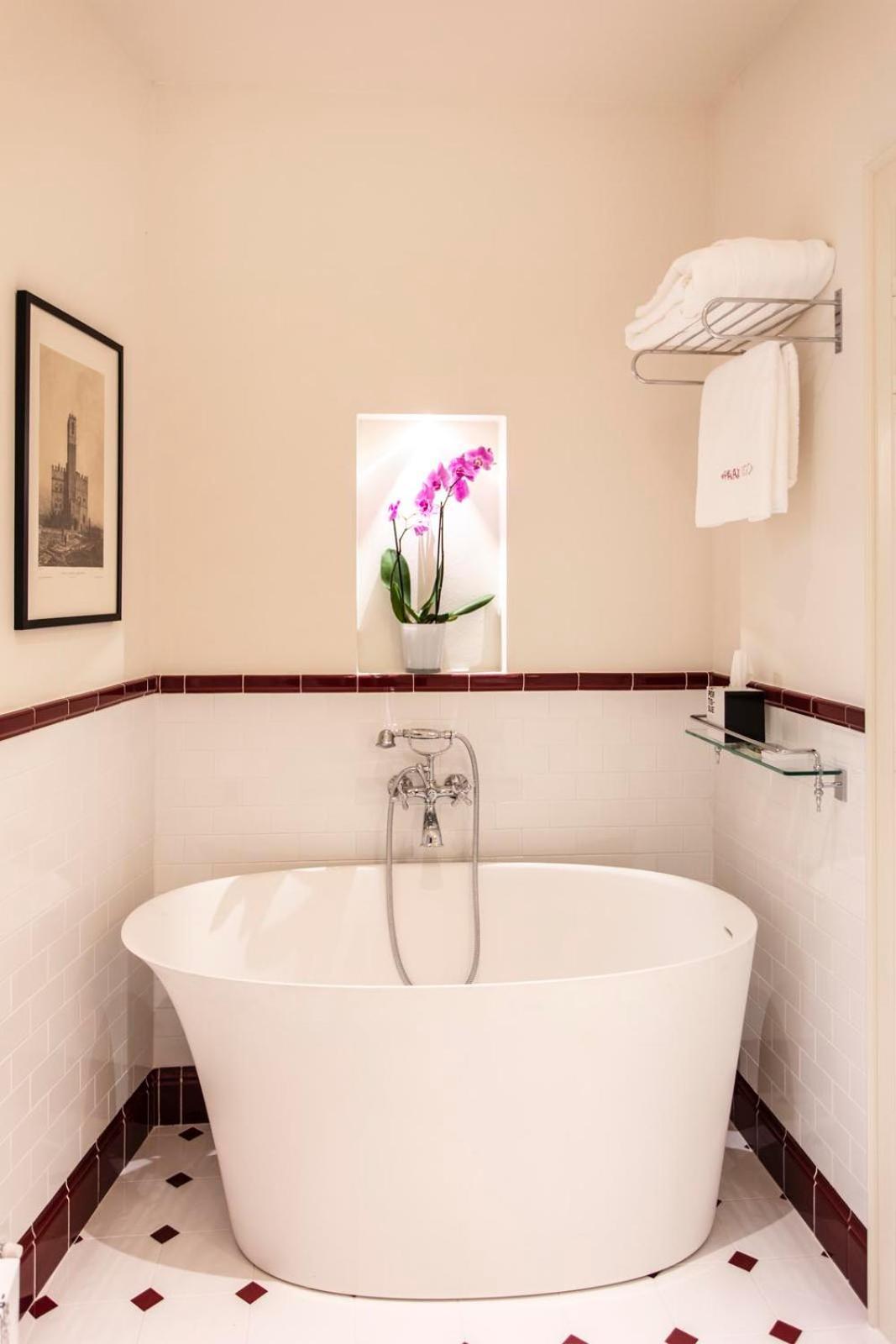 Palazzo Tiglio - A Small Luxury Hotels Of The World San Pancrazio  Eksteriør billede